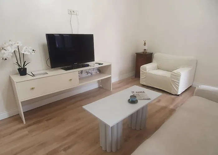 Large, New In The Historic Centre Apartament *